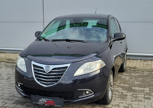 Lancia Ypsilon cena 21700 przebieg: 113000, rok produkcji 2012 z Milicz małe 742